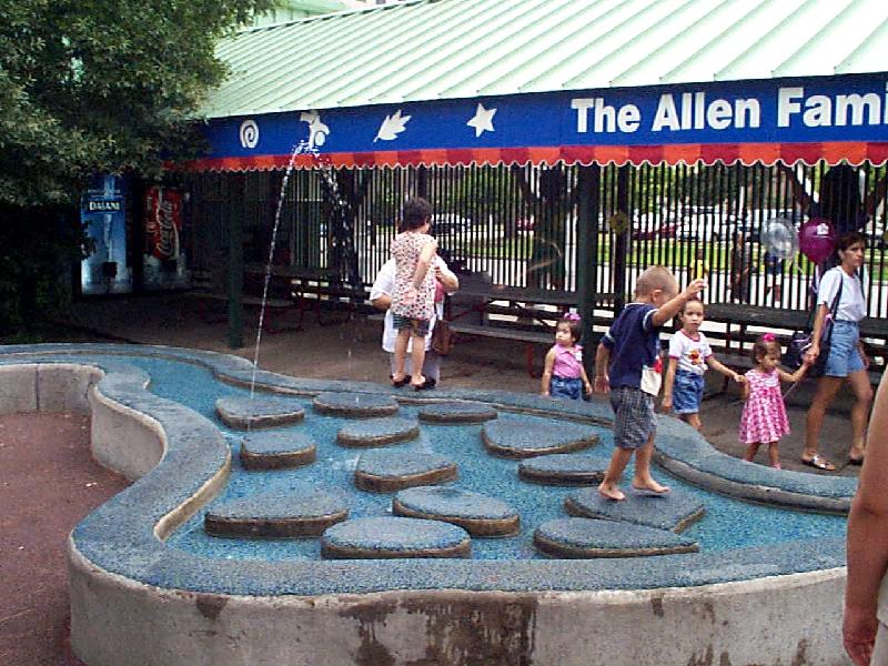 Childrens Museum Houston - outside fountain