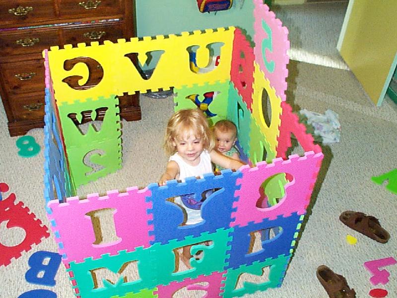 Jordan and Jada in the letter house