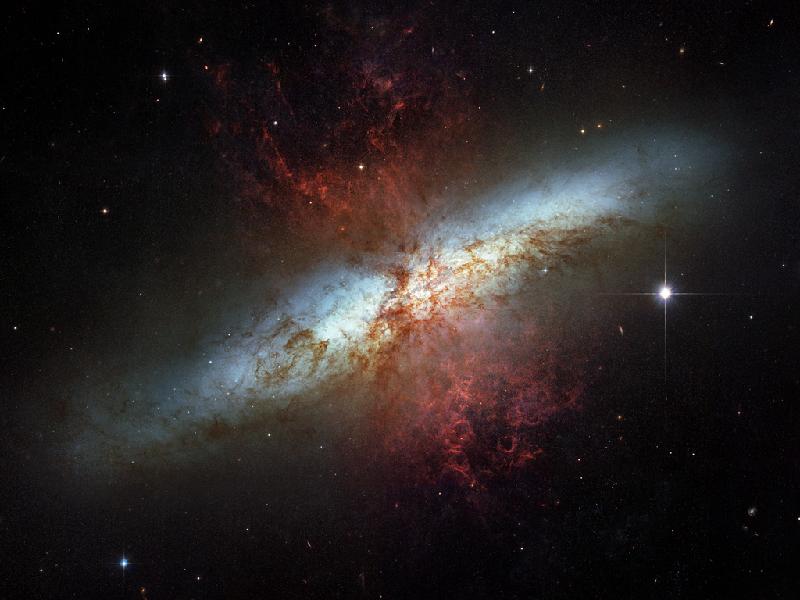 The magnificent starburst galaxy Messier 82