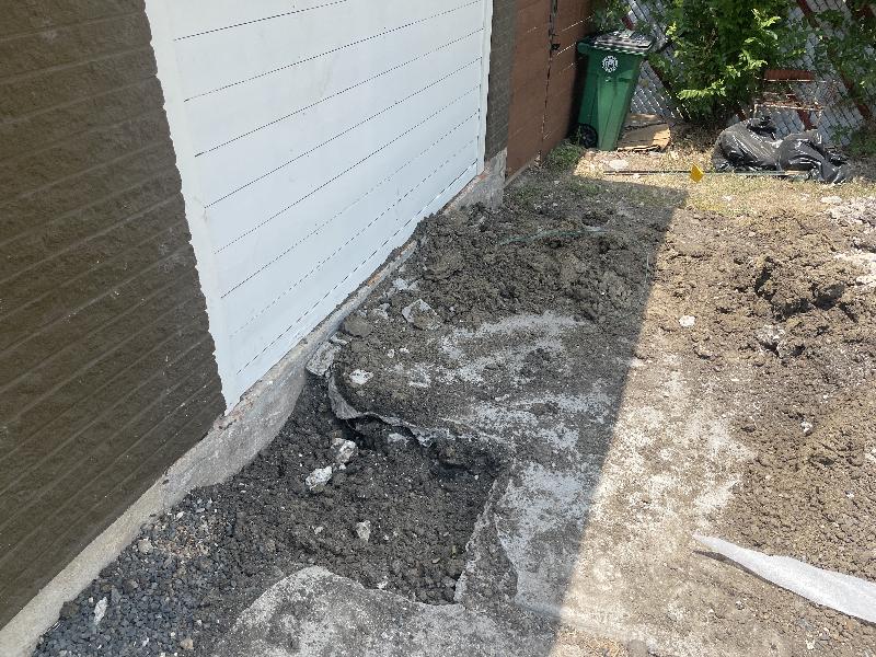 July 14 2022 - at front driveway<br/> 