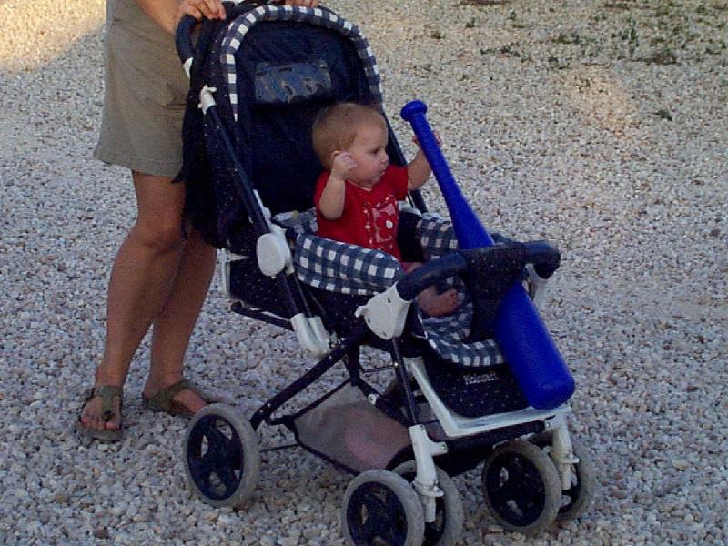 Enzo's birthday - Jada with a new prize