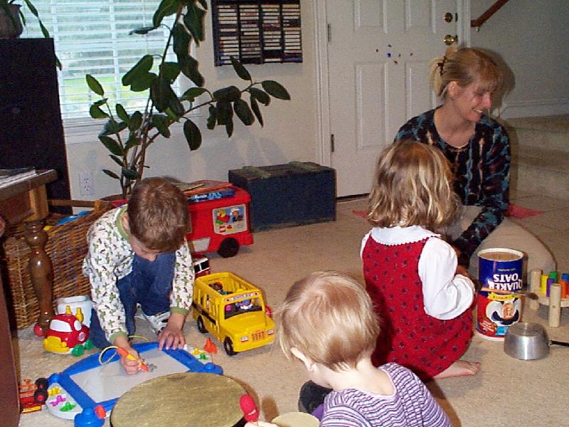 Alec magnadoodling, Jada and Jordan and Aunt Julie drumming
