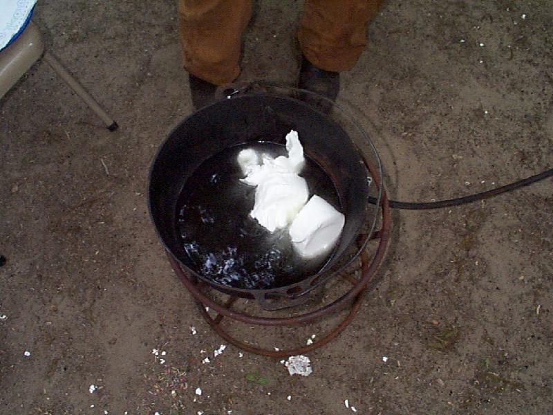1 can of lard, melting