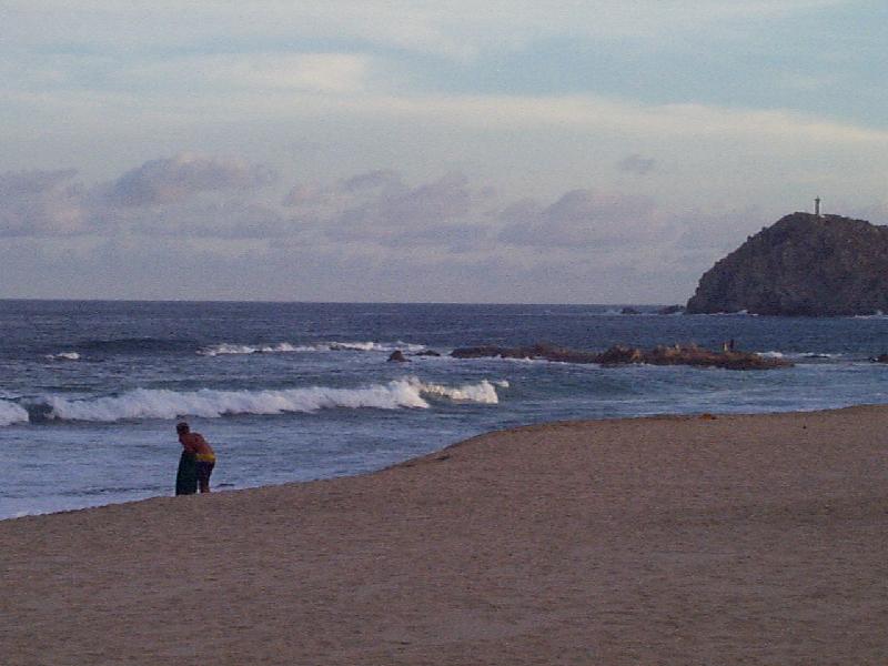 surfer eyeing the waves