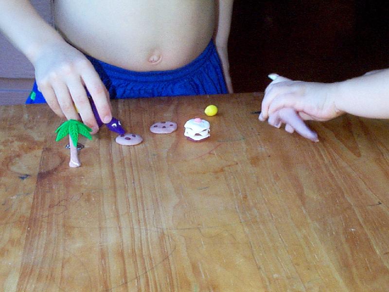 more dino-snacks (chocolate chip cookies)