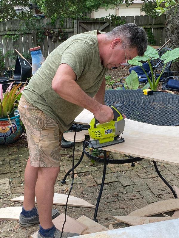Cutting branches<br/><br/>