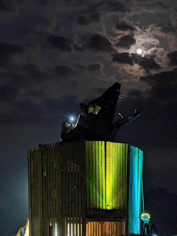 Cool night shot of the effigy 