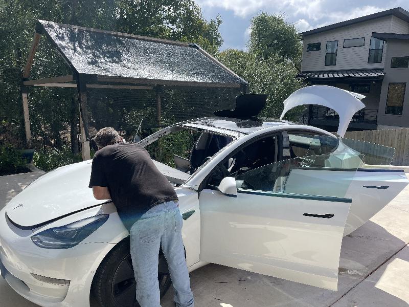 Replacing cracked windshield in the Tesla 